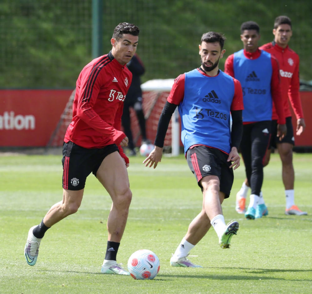 球不仅帮助 球不仅帮助