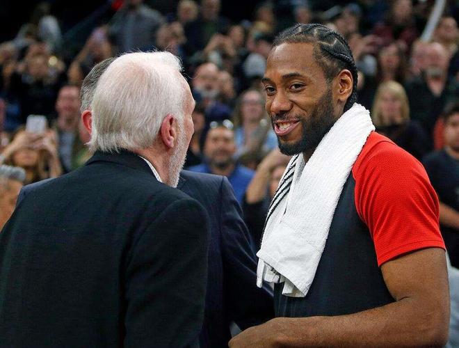 迫使管理层 迫使管理层