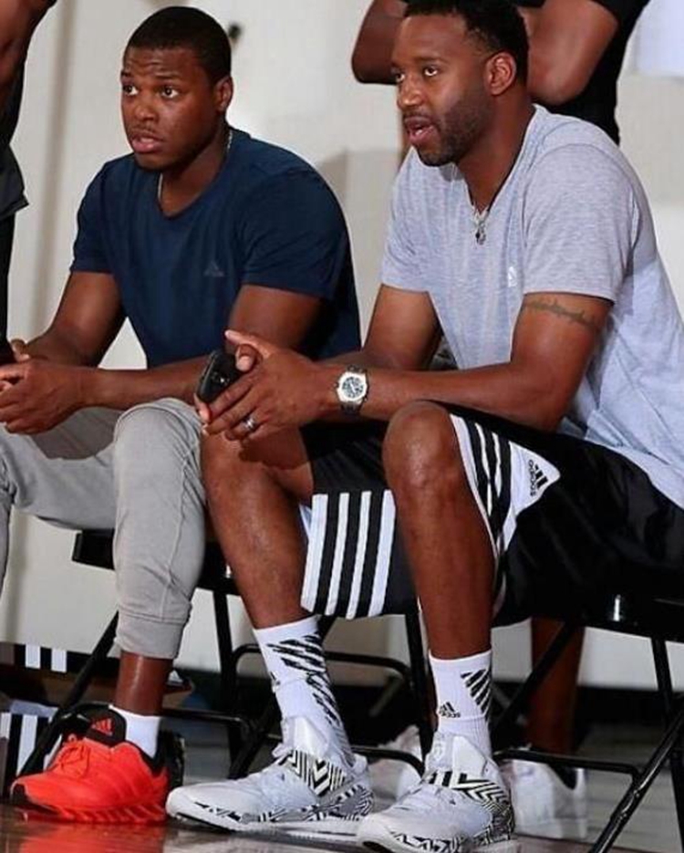 东家两次碰 东家两次碰